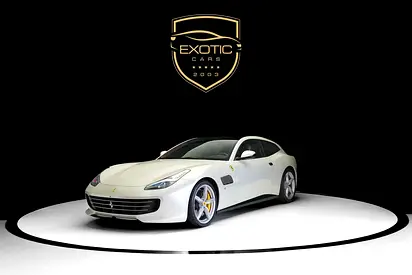 GTC4 LUSSO T | PEARL WHITE | CARBON INTERIOR AND EXTERIOR | PANORAMIC ROOF | DIAMOND STITCHED SEATS