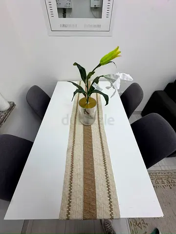 Dining table for sale