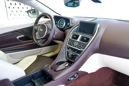 2019 Aston Martin DB11 缩略图 12