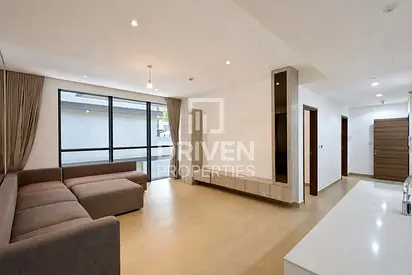 1 of 1 Rare Unit | 1 Bed plus Study | Upgraded Apt