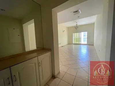 SPACIOUS 1 BHK - NEAR METRO - FAMILY BUILDING