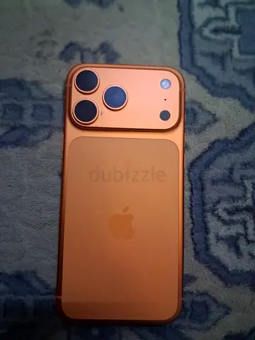 iPhone 17 pro max (orange)  exilent condition