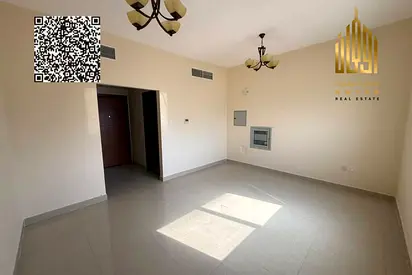 **Big Studio, 1 Year Free Parking, Central AC**