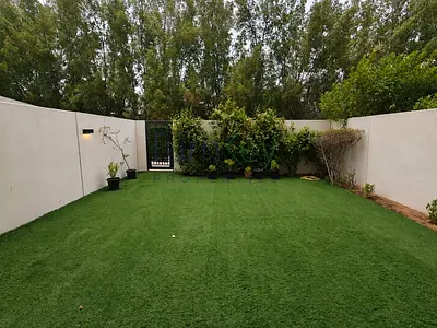 Single Row | Facing green line | Close to pool