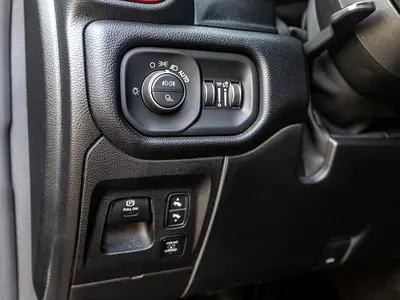 صورة 14 لـ 2022 RAM 1500