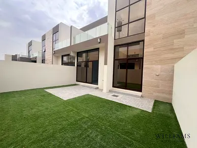 3 BEDS | CLOSE TO POOL AND PARK | MULTIPLE OPTIONS