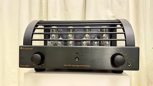 PrimaLuna EVO 300 Tube Integrated Amplifier in Mint Condition 220V - Brand New