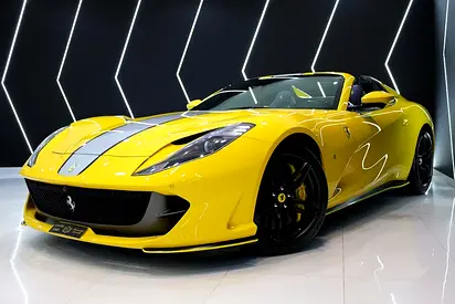 2023 Ferrari 812 照片 2