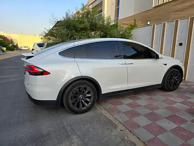 2017 Tesla MODEL X — фото 7