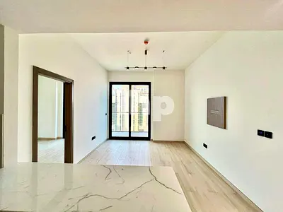 Classy 1 BR | Prime Location | Open & Bright View