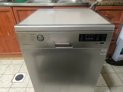 Dish washer