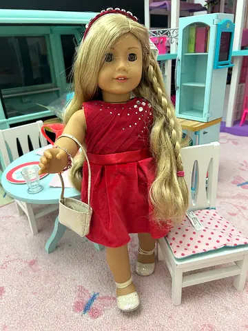 American Girl Tenney and Logan with Guitar/Type writer/ 8 outfits