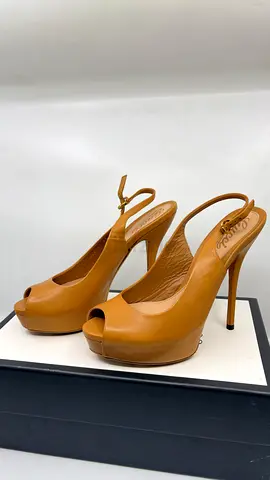 Gucci Beige Patent Peep Toe Ankle Size 37
