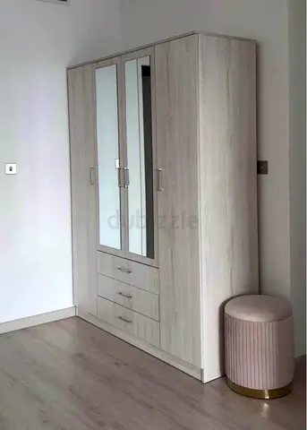 Wardrobe/Closet