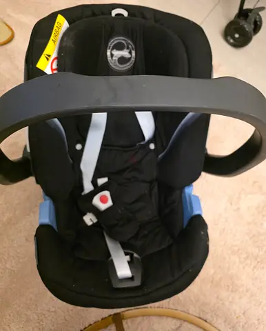 Used Infant Car Seat / Baby Carrier - Black