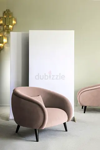 Light pink modern curved lounge armchair - single piece