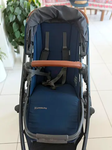 UppaBaby Vista V2 Stroller + Bassinet