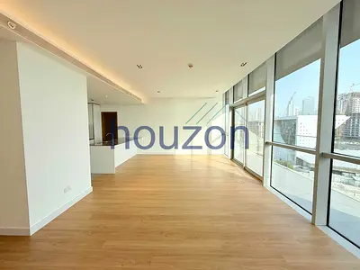 Modern Renovated + Huge 2BR+M | Rooftop Pool