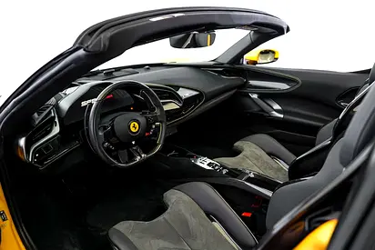 صورة 8 لـ 2022 Ferrari SF90 SPIDER