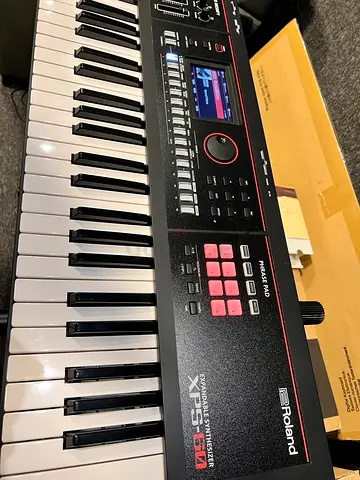 Roland XPS-60 Professional Synthesizer - Excellent Condition