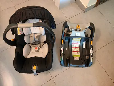Chicco KeyFit 30 car seat (base included) - good condition
