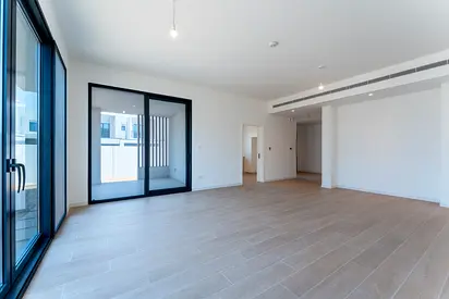 Middle 4 Bed | Community View | Ready