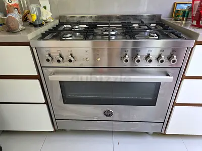 Bertazoni Full gas cooker. good condition and excellent working