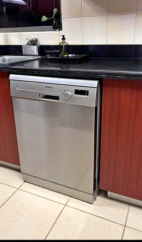 Siemens freestanding stainless steel dishwasher - good working condition