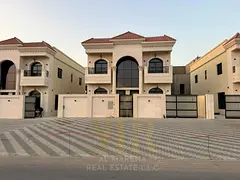 A unique opportunity to own a classic villa with a complete outdoor setback and private pool. Price