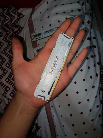Crucial Ballistix White 4 x 8GB DDR4 RAM sticks (32GB total)