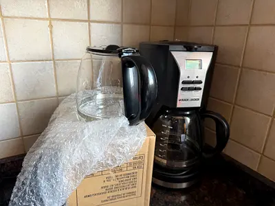 Black Decker Coffee Maker DCM90 1000W + Extra new pot