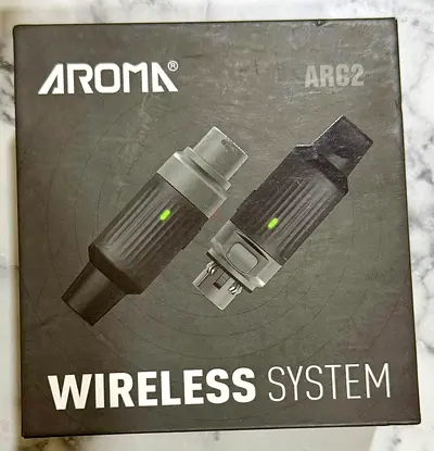 New/Unused AROMA ARC2 Wireless Transmitter Receiver Dynamic Microphone