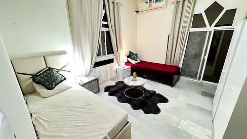 Bed Space Room in Luxury villa | Free Parking | all bills included
