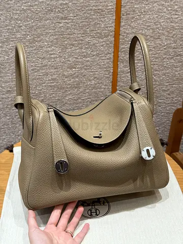 HERMES Lindy Women's Bag 19 cm 8Q/Beige Marfa Clemence