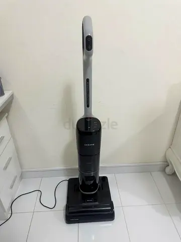 Dreame wet and dry Cordless Vacuum Cleaner (like-new) with Charging Base