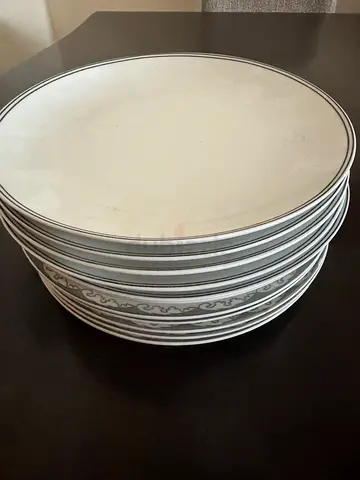 Set of 12 Decorative Dinner Plates - White with Silver Rim