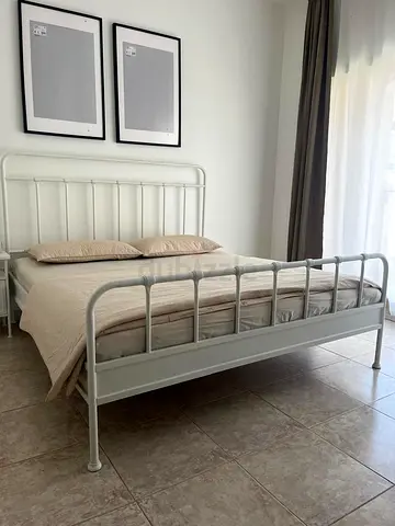 Bed and mattress