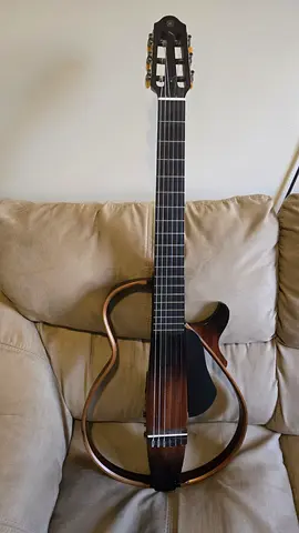 Classical guitar SIlent Yamaha SLG200N (reverb,delay,EQ,tuner)