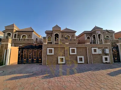 🏡 Villa for sale in Al Muwaihat 2 – Residential/Commercial | Land area 5,000 sq ft | 5 master bedrooms | Majlis and 2 living rooms | Includes electri