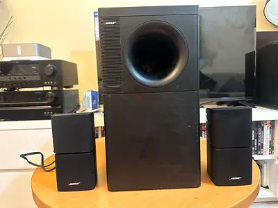 Bose Lifestyle 20 powered Speaker
