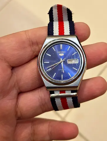 Rare Vintage Seiko 5 Automatic -Blue Dial (Includes Original Bracelet + NATO Strap)