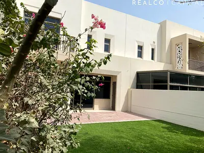 BIG LAYOUT I DIRECT POOL VIEW | LANDSCAPED GARDEN | VACANT