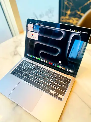 Apple MacBook M1 (Space Gray) - 100% Battery