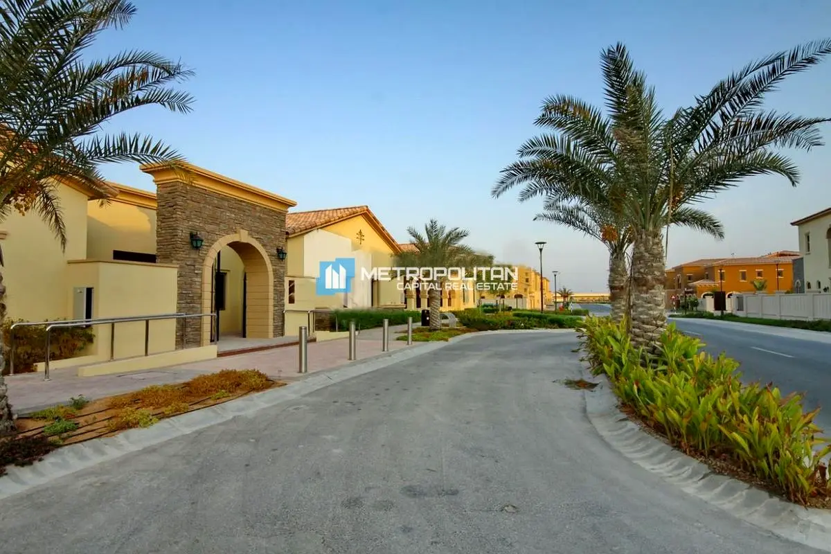Furnished and Upgraded 4BR+Maid | Single Row Villa