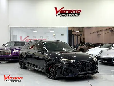 2023 Audi RS4 Avant Quattro | Full Options | Carbon Package |