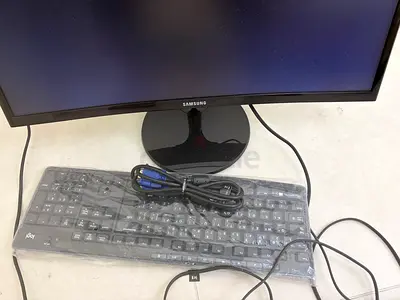 Samsung Monitor and keyboard