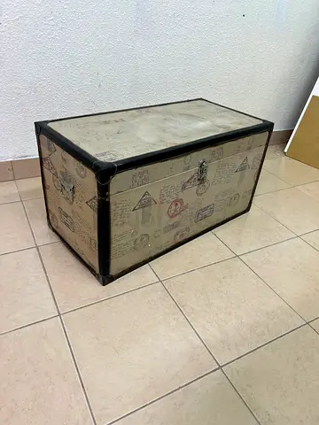 Vintage-style Storage Trunk / Chest – Beige Print, Good Condition