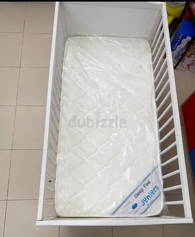 Juniors White Baby Crib with Mattress – Excellent Condition