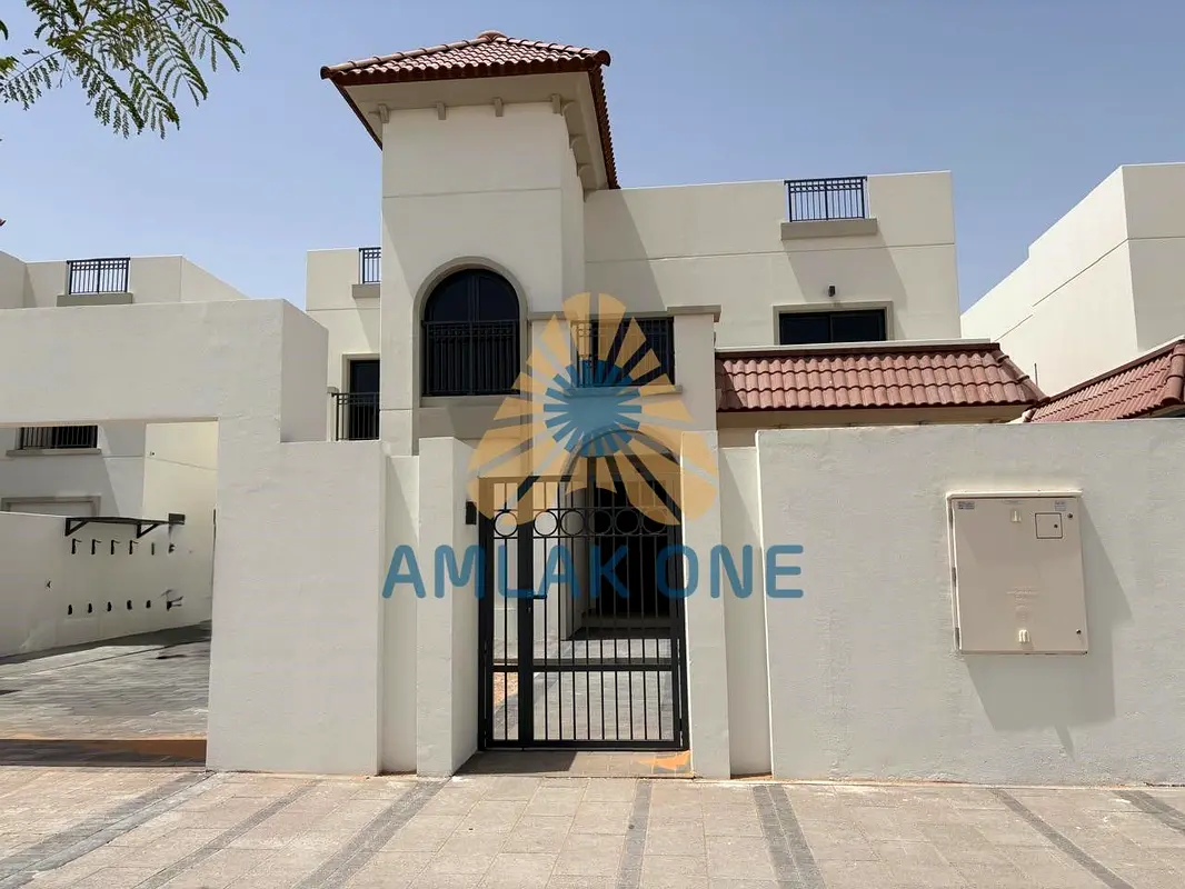 Luxury Villa | Vacant | Book Now !!