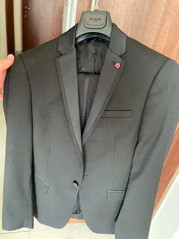 Men's Tuxedo 38UK 48EU new wore once location JVC 350aed